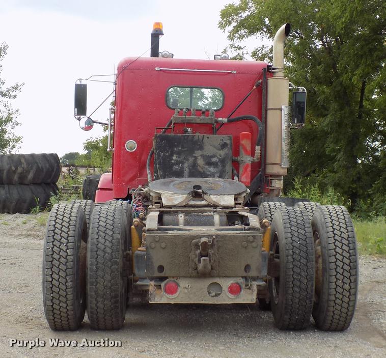 image for item DC4931 1995 Freightliner FLD semi truck