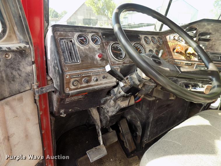 image for item DC4931 1995 Freightliner FLD semi truck