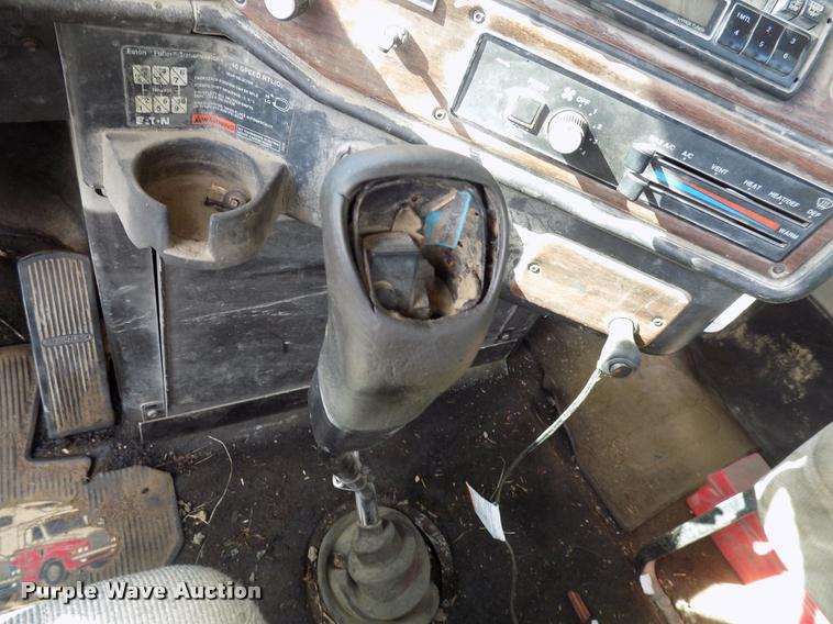 image for item DC4931 1995 Freightliner FLD semi truck