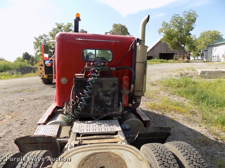 image for item DC4931 1995 Freightliner FLD semi truck