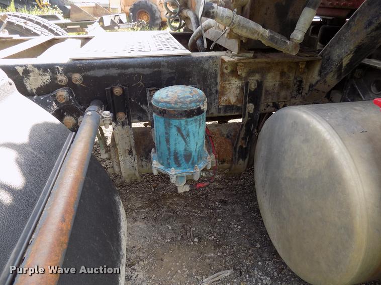 image for item DC4931 1995 Freightliner FLD semi truck