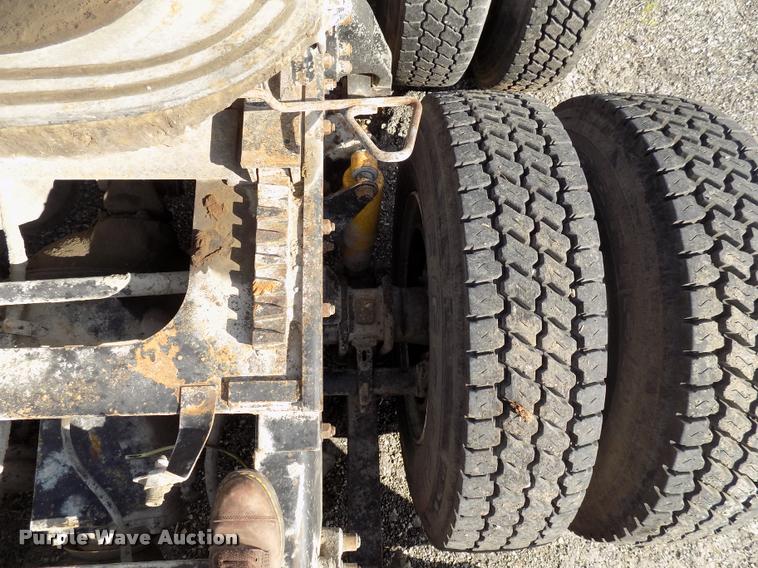 image for item DC4931 1995 Freightliner FLD semi truck