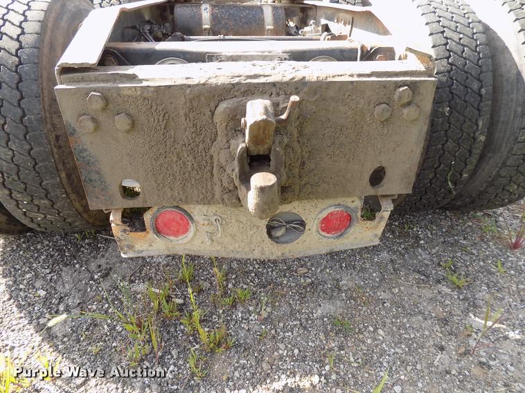 image for item DC4931 1995 Freightliner FLD semi truck