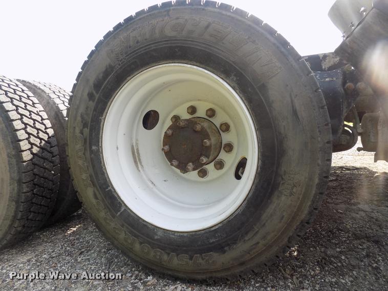 image for item DC4931 1995 Freightliner FLD semi truck