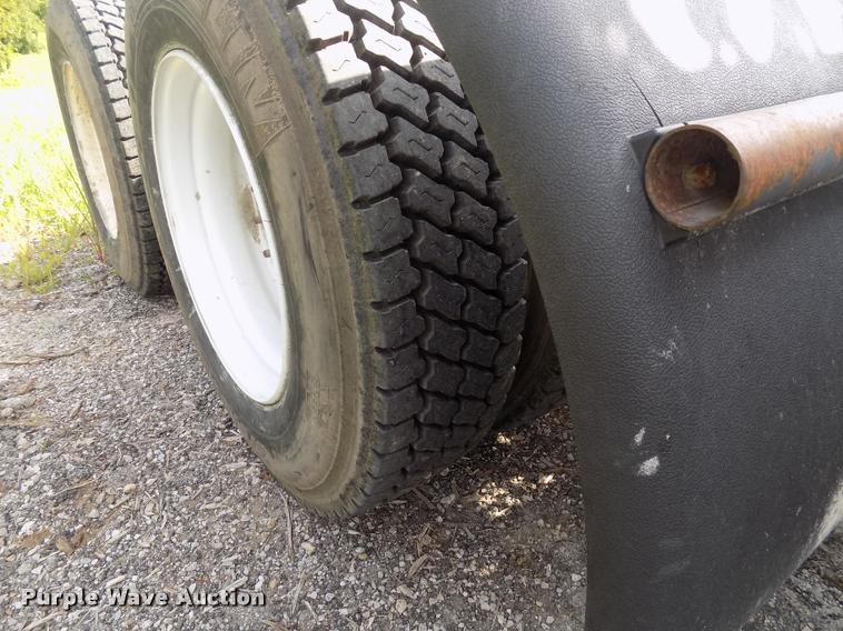 image for item DC4931 1995 Freightliner FLD semi truck