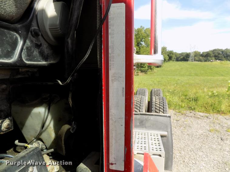 image for item DC4931 1995 Freightliner FLD semi truck