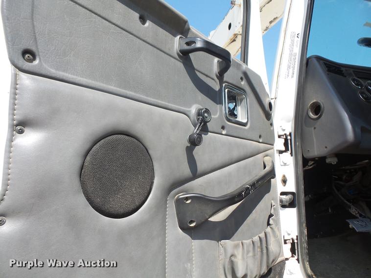 image for item DC5371 2000 Western Star 4964FX crane truck