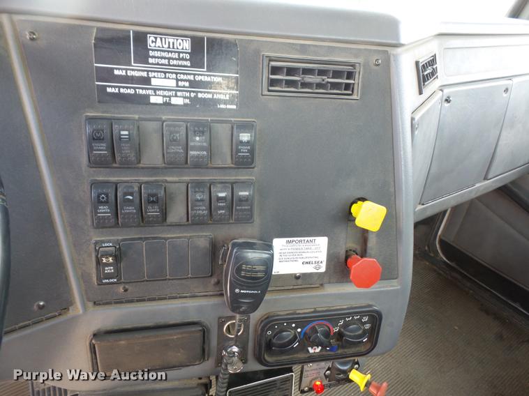 image for item DC5371 2000 Western Star 4964FX crane truck