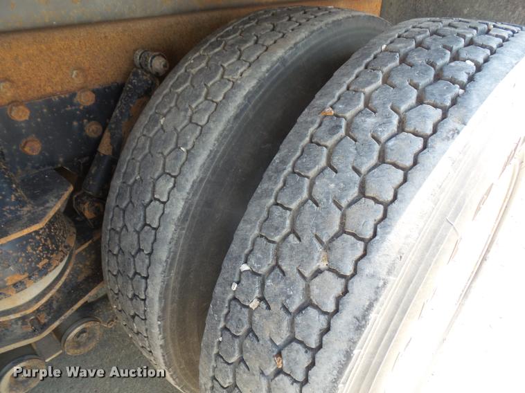 image for item DC5371 2000 Western Star 4964FX crane truck