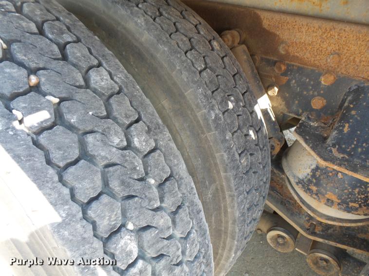 image for item DC5371 2000 Western Star 4964FX crane truck