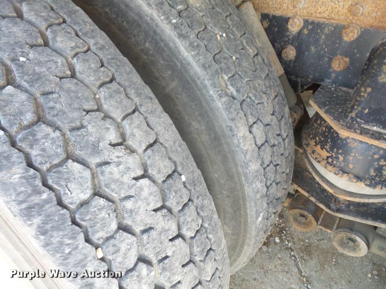 image for item DC5371 2000 Western Star 4964FX crane truck