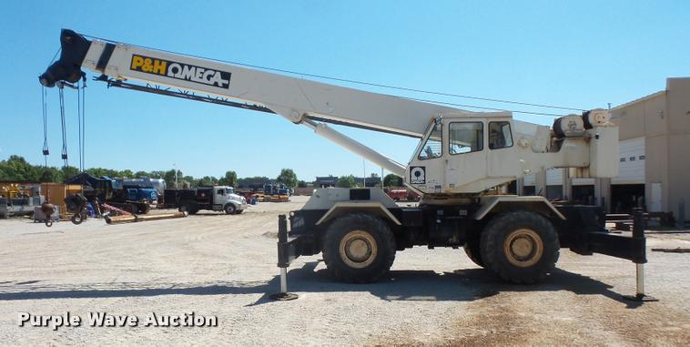 image for item DC5415 1981 P & H Omega 25 crane