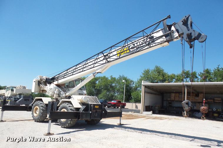 image for item DC5415 1981 P & H Omega 25 crane