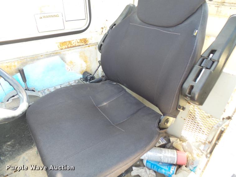 image for item DC5415 1981 P & H Omega 25 crane