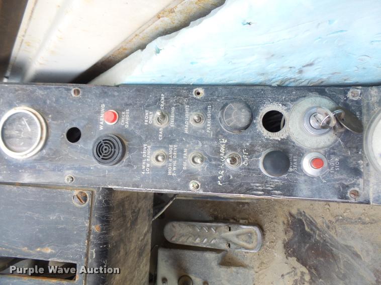 image for item DC5415 1981 P & H Omega 25 crane