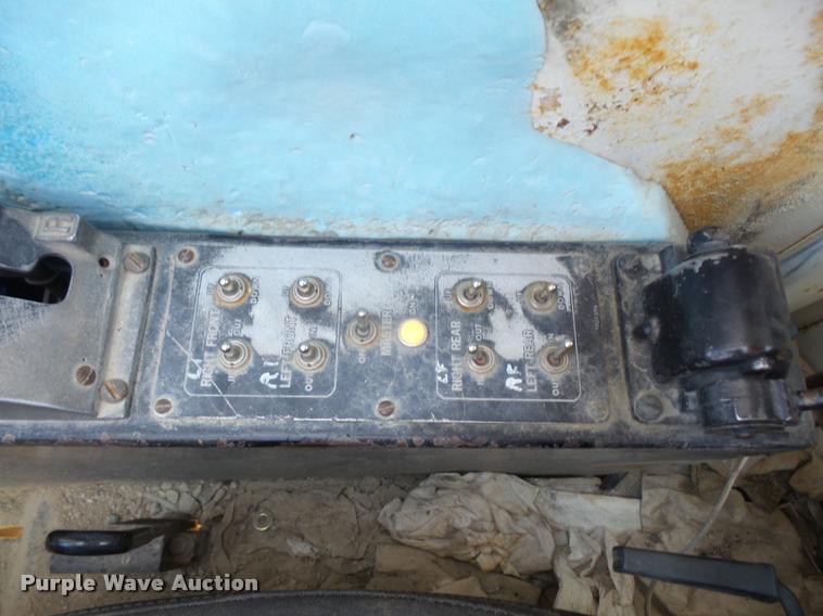 image for item DC5415 1981 P & H Omega 25 crane