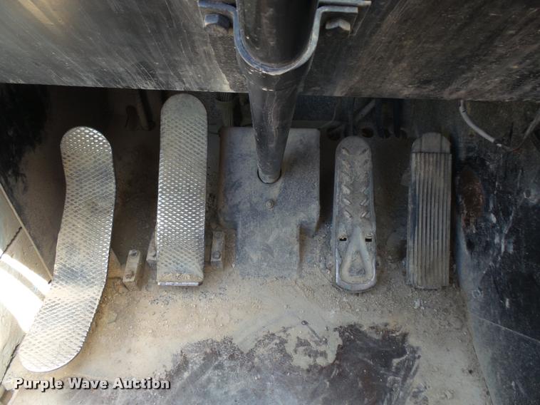 image for item DC5415 1981 P & H Omega 25 crane