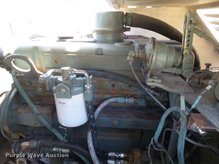 image for item DC5415 1981 P & H Omega 25 crane