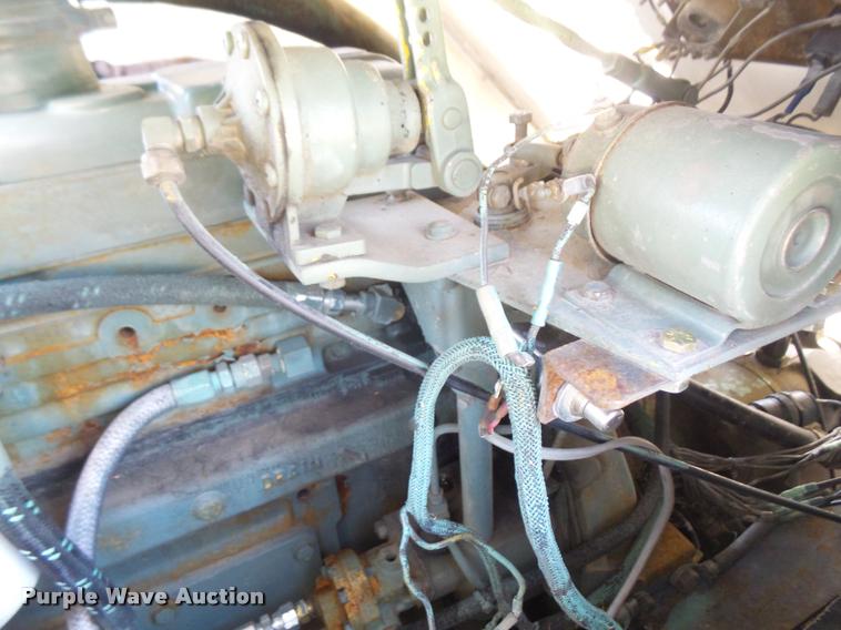 image for item DC5415 1981 P & H Omega 25 crane