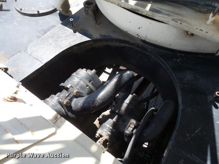 image for item DC5415 1981 P & H Omega 25 crane