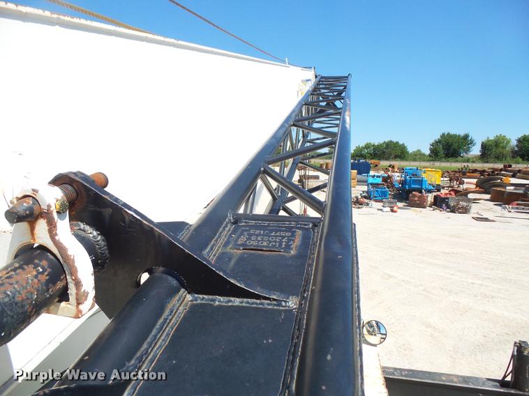 image for item DC5415 1981 P & H Omega 25 crane