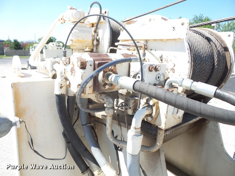 image for item DC5415 1981 P & H Omega 25 crane