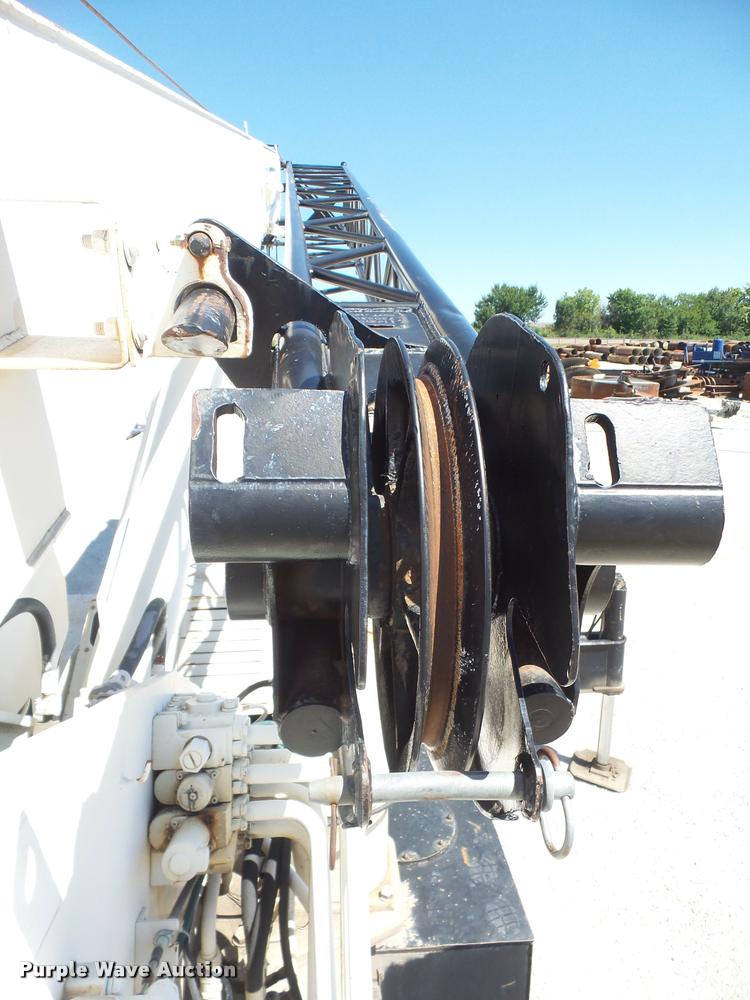 image for item DC5415 1981 P & H Omega 25 crane