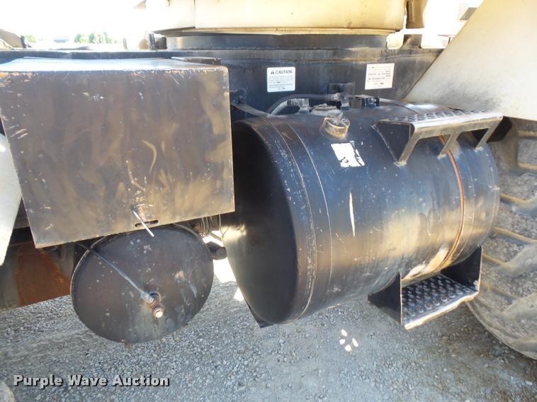 image for item DC5415 1981 P & H Omega 25 crane