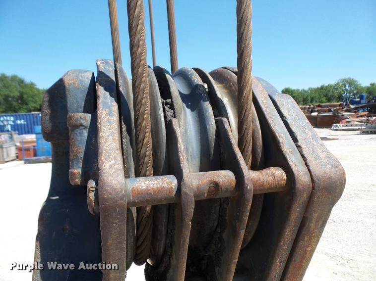 image for item DC5415 1981 P & H Omega 25 crane