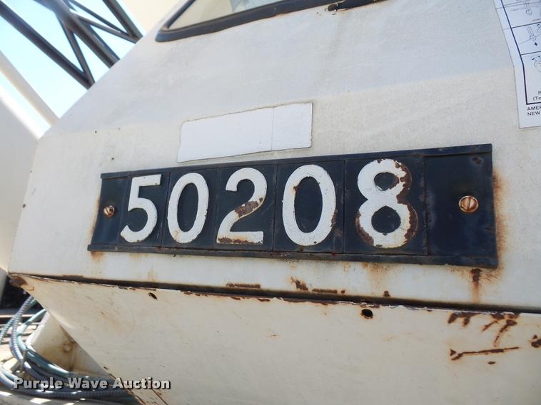 image for item DC5415 1981 P & H Omega 25 crane