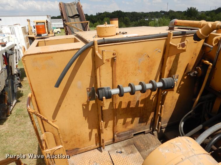 image for item DC5995 1986 Caterpillar PR-450 cold milling machine