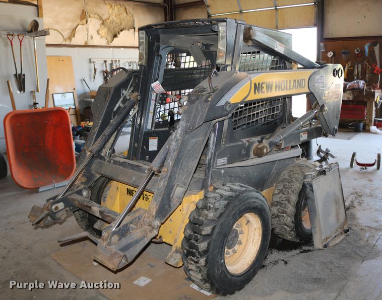 image for item DD0176 2009 New Holland L175 skid steer