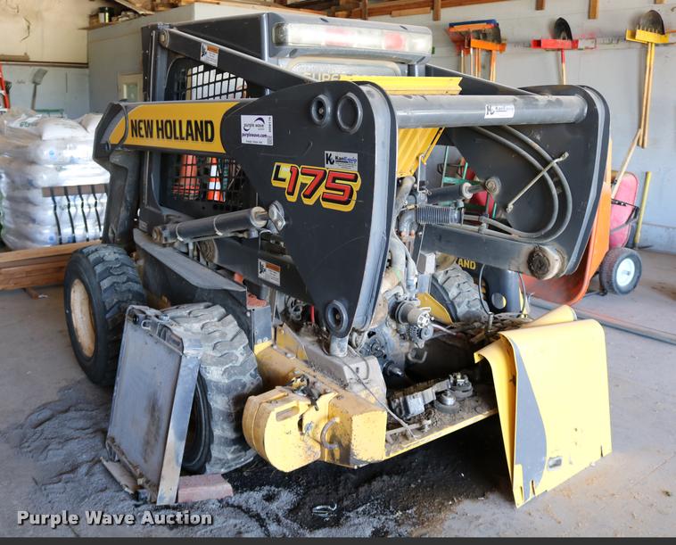 image for item DD0176 2009 New Holland L175 skid steer