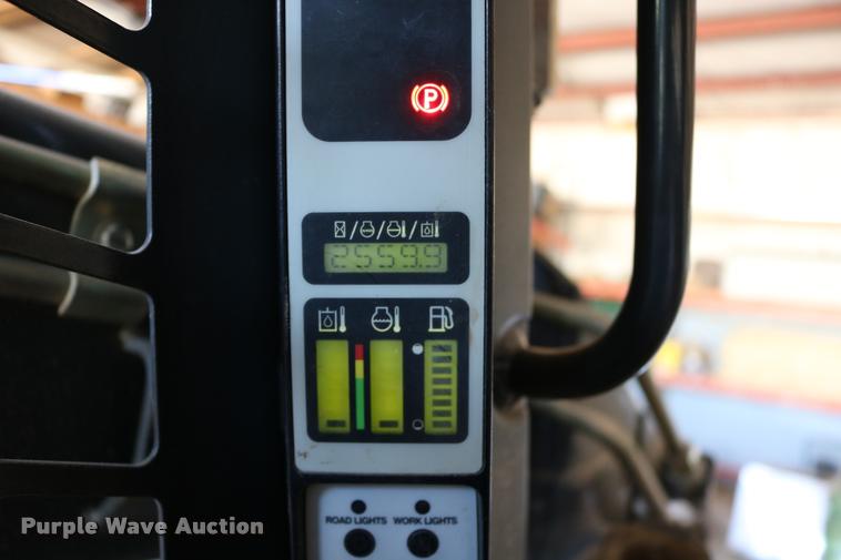 image for item DD0176 2009 New Holland L175 skid steer