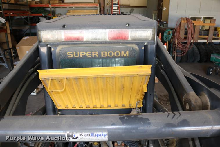 image for item DD0176 2009 New Holland L175 skid steer