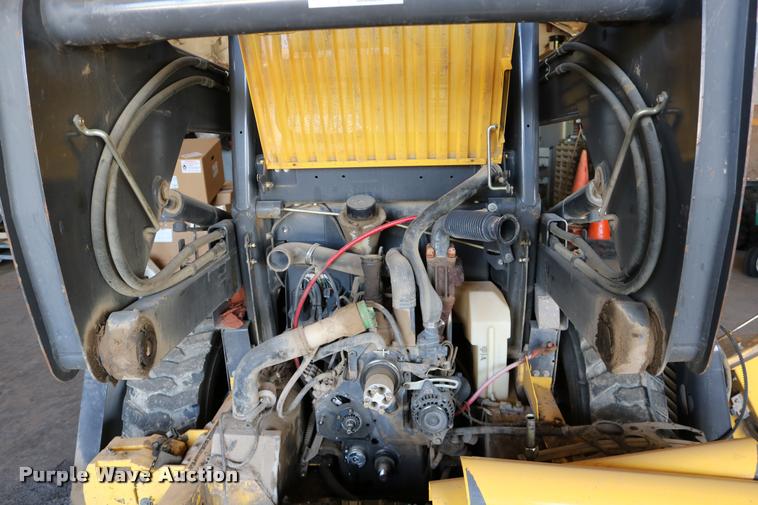 image for item DD0176 2009 New Holland L175 skid steer