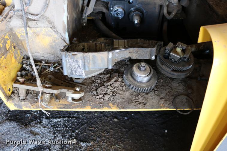 image for item DD0176 2009 New Holland L175 skid steer