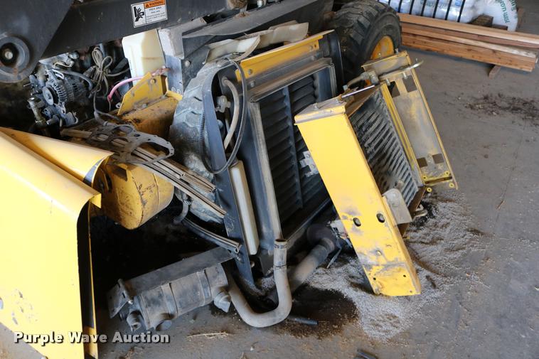 image for item DD0176 2009 New Holland L175 skid steer