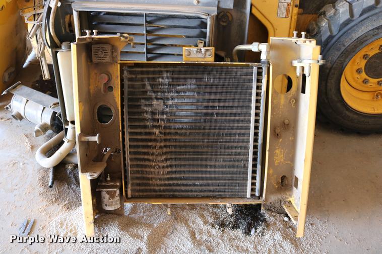 image for item DD0176 2009 New Holland L175 skid steer