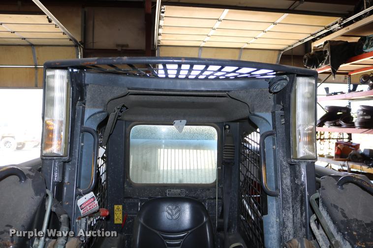 image for item DD0176 2009 New Holland L175 skid steer