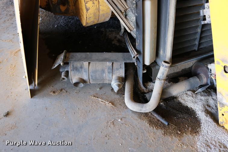 image for item DD0176 2009 New Holland L175 skid steer