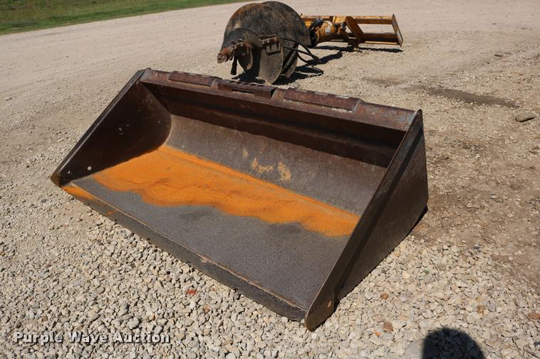 image for item DD0176 2009 New Holland L175 skid steer