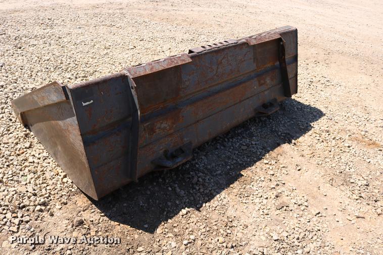 image for item DD0176 2009 New Holland L175 skid steer