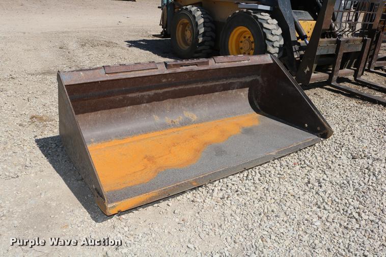 image for item DD0176 2009 New Holland L175 skid steer