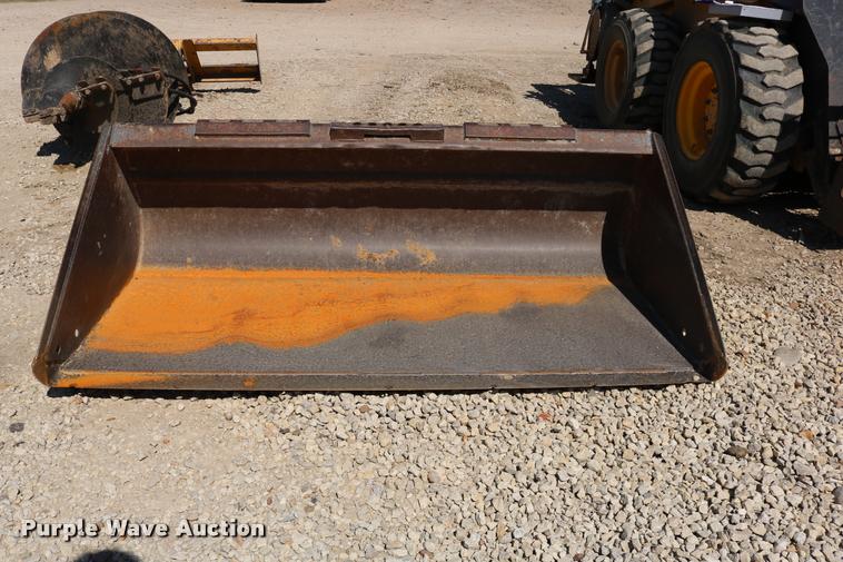 image for item DD0176 2009 New Holland L175 skid steer