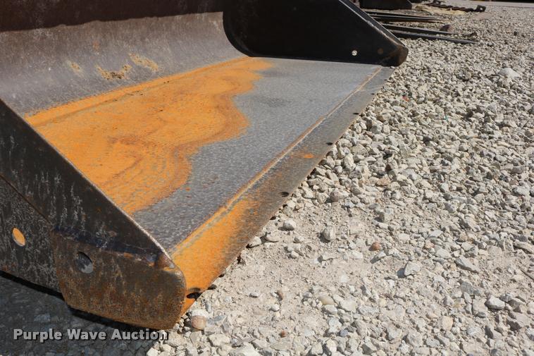 image for item DD0176 2009 New Holland L175 skid steer