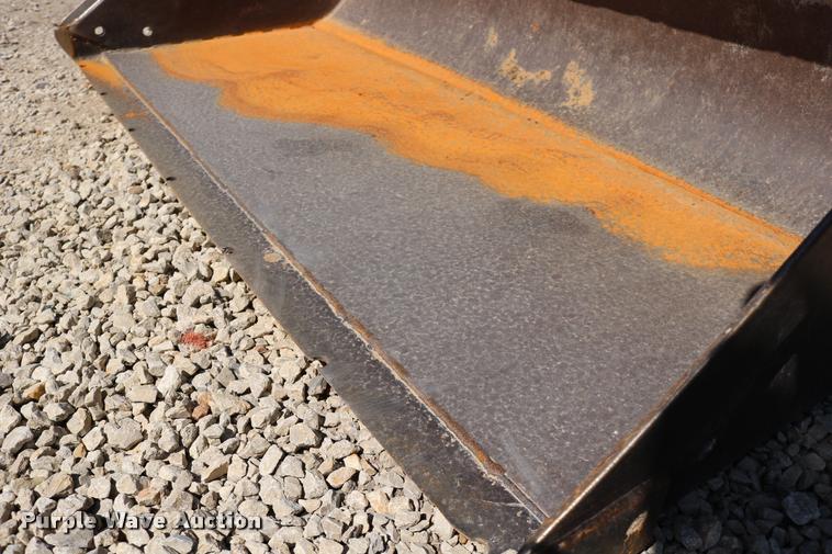 image for item DD0176 2009 New Holland L175 skid steer