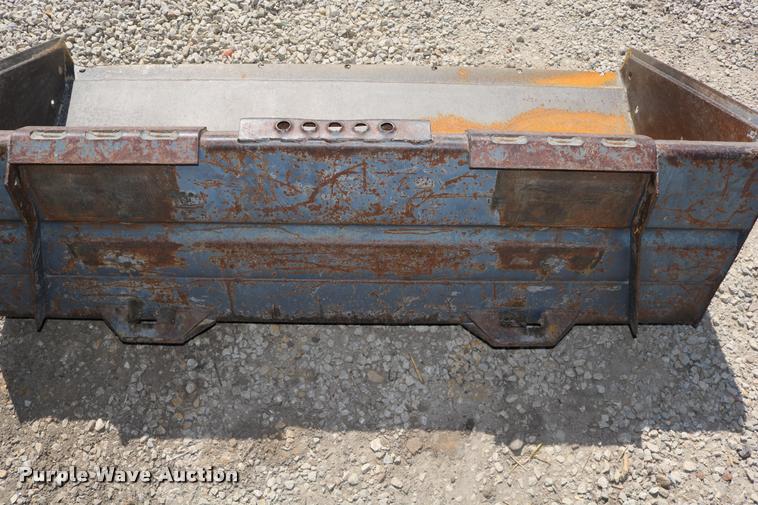 image for item DD0176 2009 New Holland L175 skid steer