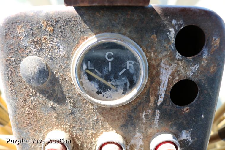 image for item DD0225 1982 Galion A500 motor grader