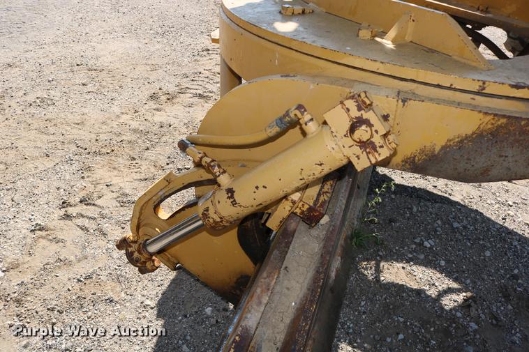 image for item DD0225 1982 Galion A500 motor grader